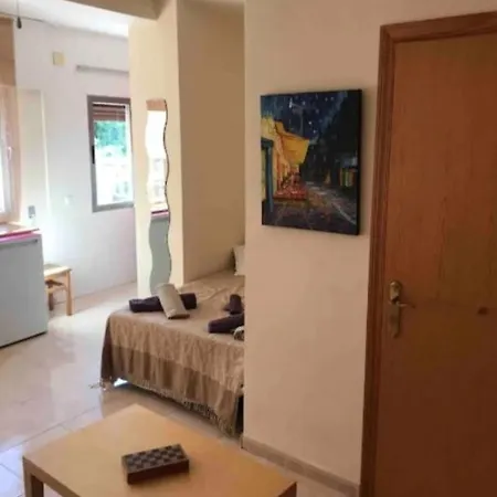 Real 81 Apartment *